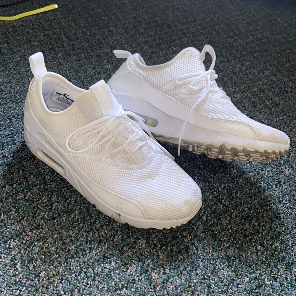 White Nike Air Max